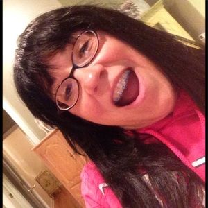 Meet your Posher, Leslie